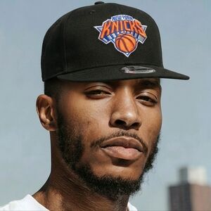 New York Knicks New Era Black 9FIFTY Snapback Hat
